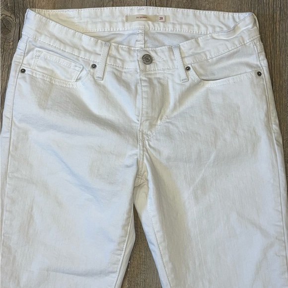 White Levi’s Skinny 711 Jeans - Size 28 - Picture 3 of 7
